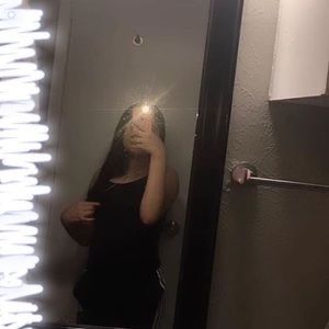 Meet your Posher, Iris